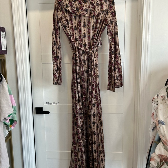 Lenny Maxi Dress in Rust Hudson Stripe
NOVELLA ROYALE size XS - Picture 4 of 4